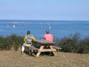 Pique-nique à l'aire de la chapelle Étables-sur-mer